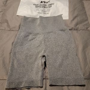 Miniactivewear brand size small grey